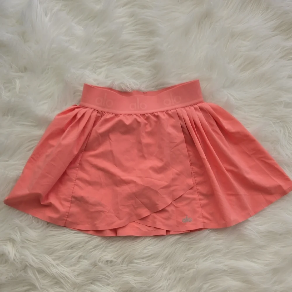 ALO Yoga Coral-Pink Tennis Skirt